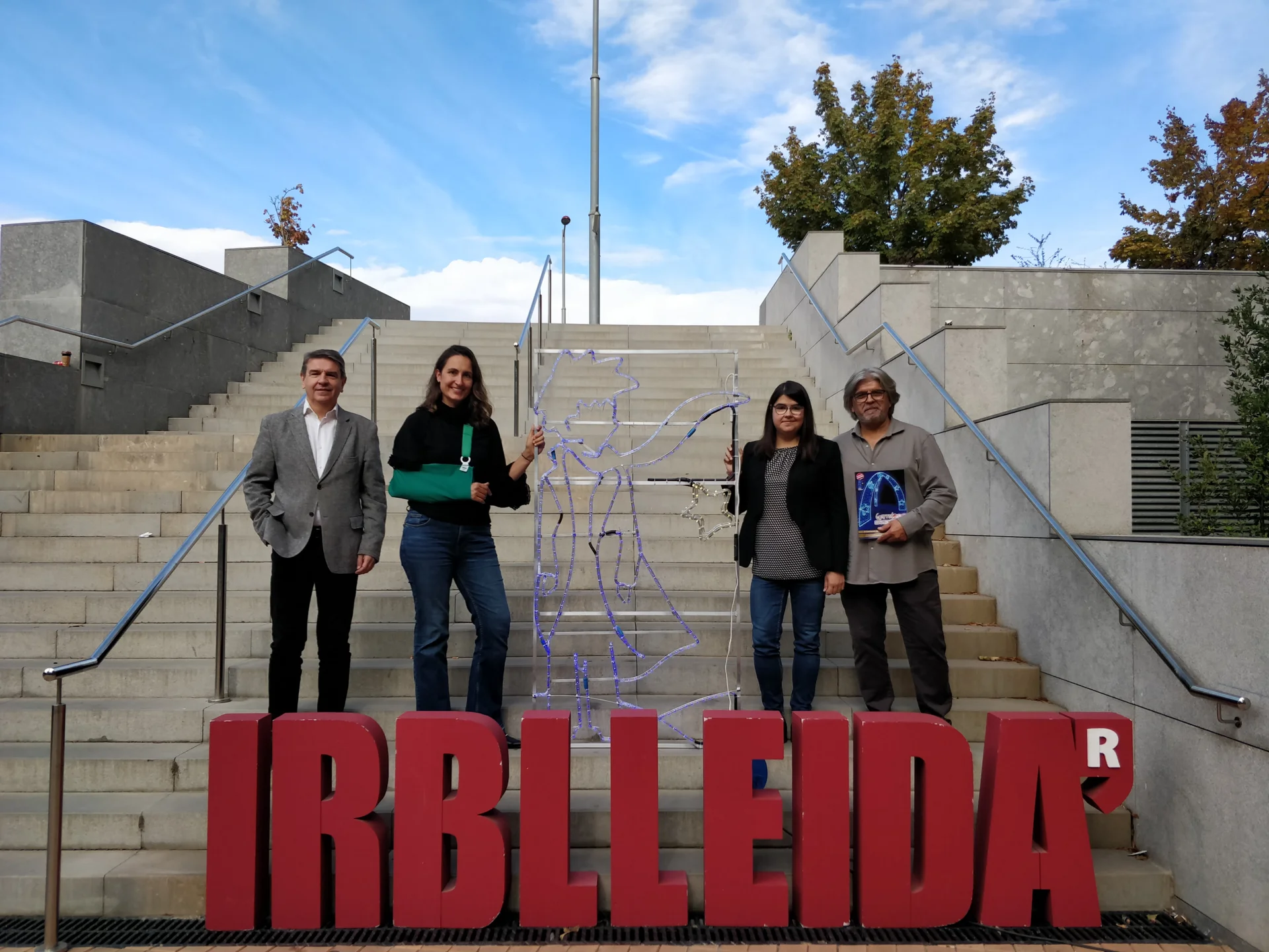 La empresa de iluminación navideña Instal·lacions S. Garralón impulsa por segundo año una campaña solidaria para recaudar fondos para el IRBLleida