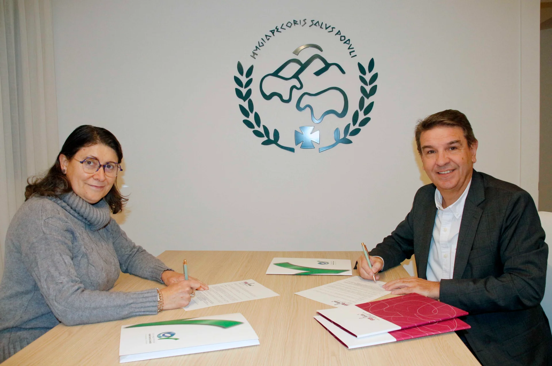 El Col·legi Oficial de Veterinaris de Lleida renueva su colaboración con el IRBLleida