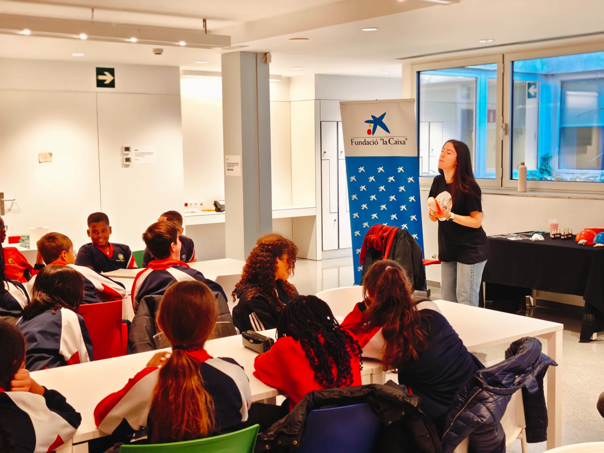 Cerca de 750 niños de 1º de ESO realizan un taller científico en el IRBLleida el curso 2024-2025
