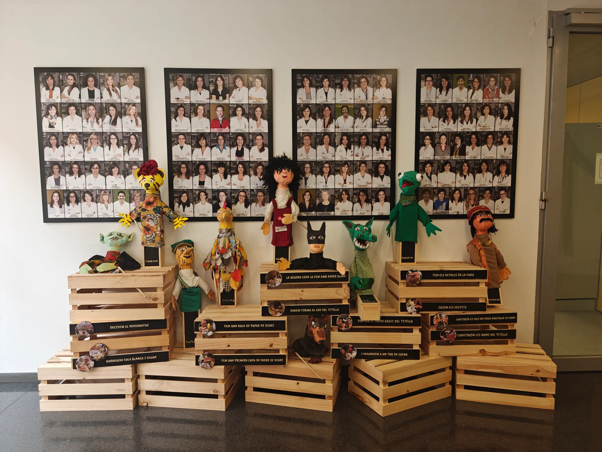 El IRBLleida acoge la exposición “Historias para construir” realizada por la compañía de teatro La Màxima