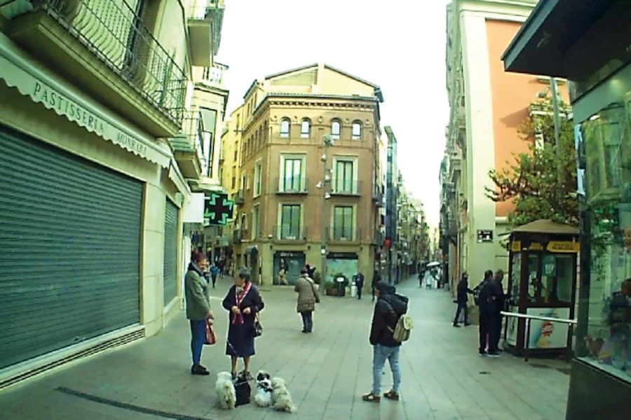 Las calles estrechas generan más estrés a las mujeres y los espacios abiertos, a los hombres