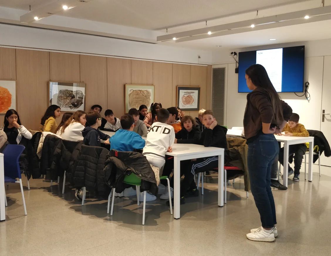El IRBLleida mantiene su apuesta por la divulgación científica y programa 14 talleres para niños de 1º ESO el curso 2023-2024
